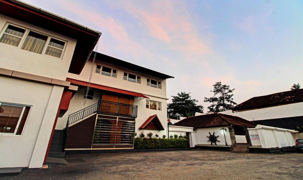 Treebo Prince Hotell Kottayam Exteriör bild