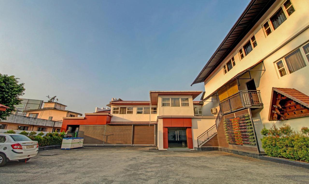 Treebo Prince Hotell Kottayam Exteriör bild
