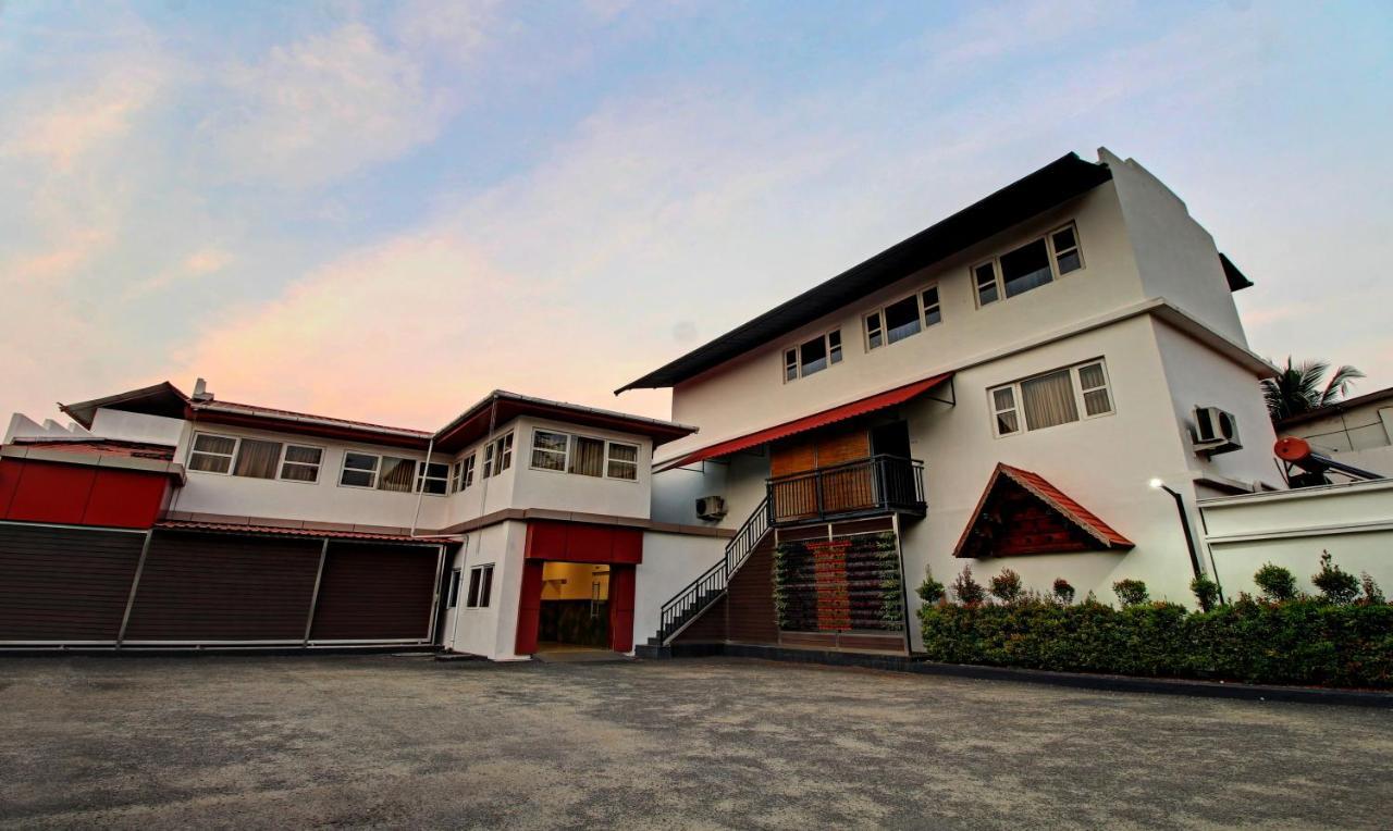Treebo Prince Hotell Kottayam Exteriör bild